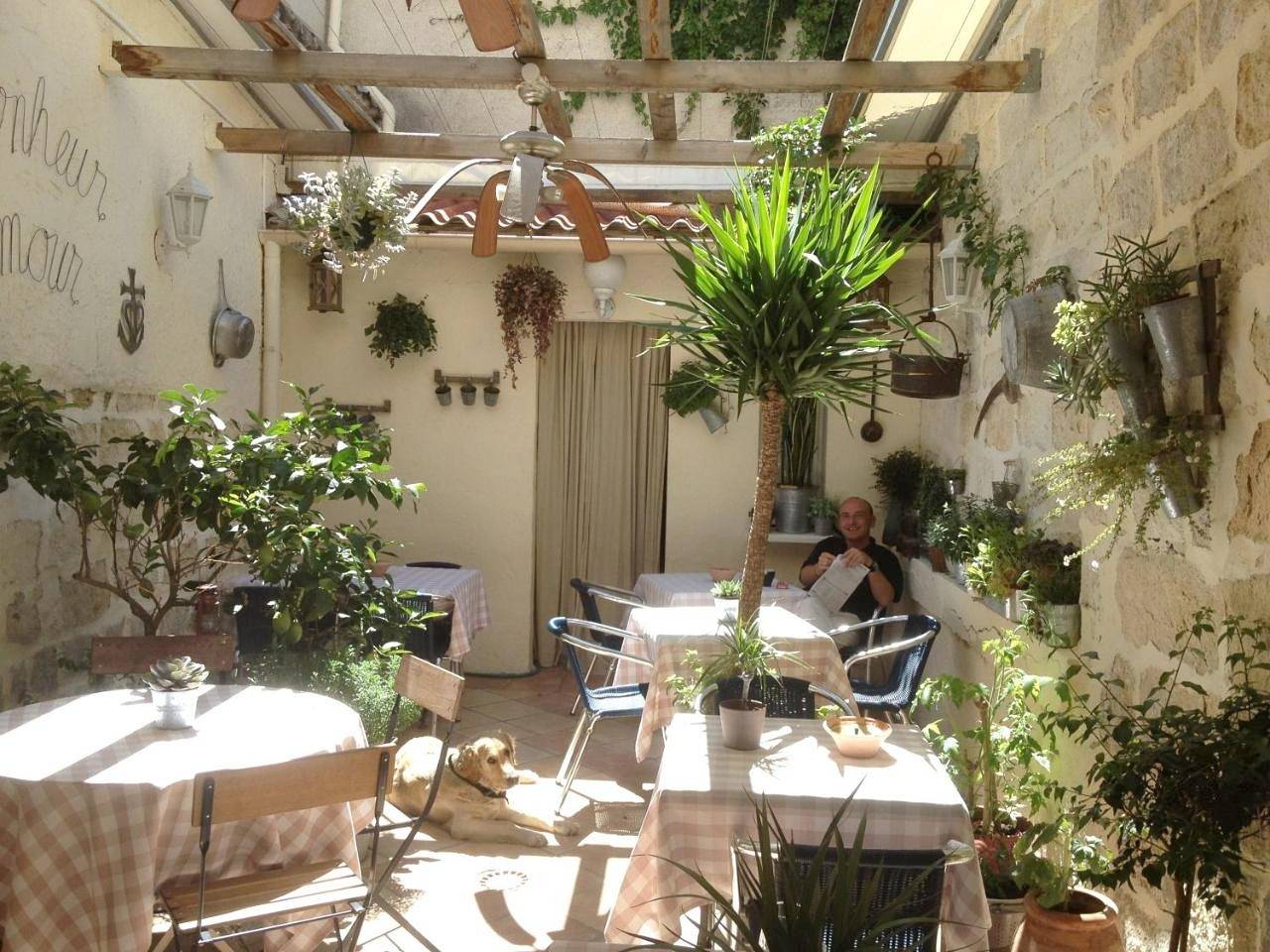 Hôtel Restaurant Le Provençal in Le Grau-du-Roi, Côte d'Améthyste