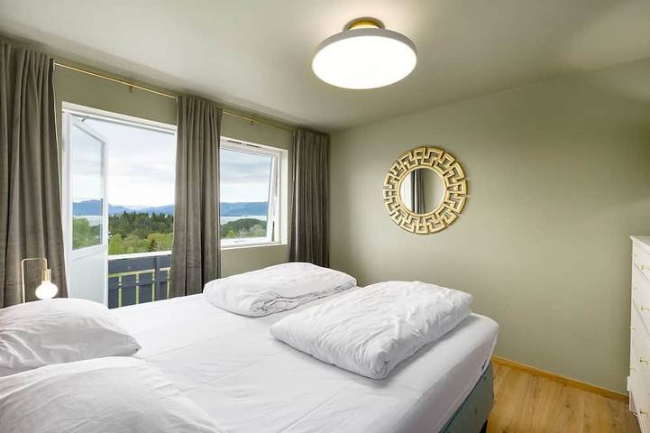 Ferienhaus für 14 Personen, mit Garten und Whirlpool in Lindås - 2