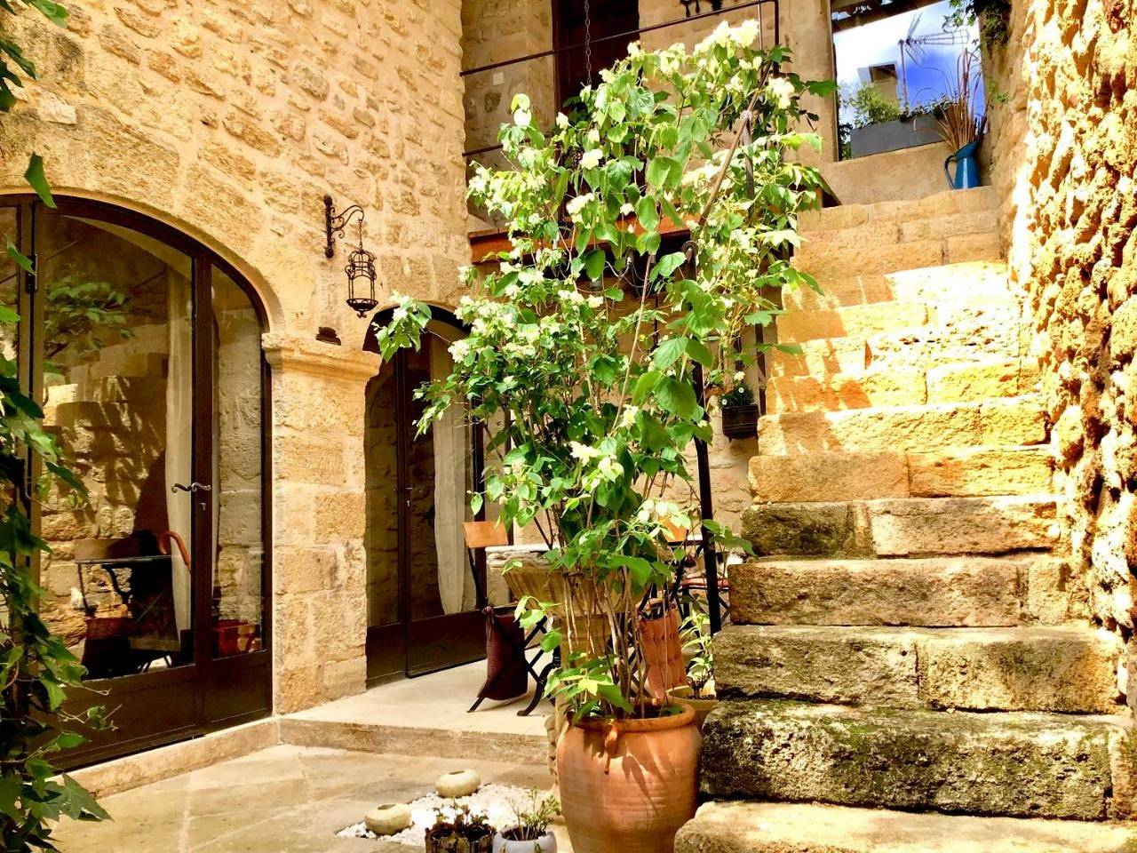 Un Patio en Luberon in Ansouis, Parc naturel régional du Luberon