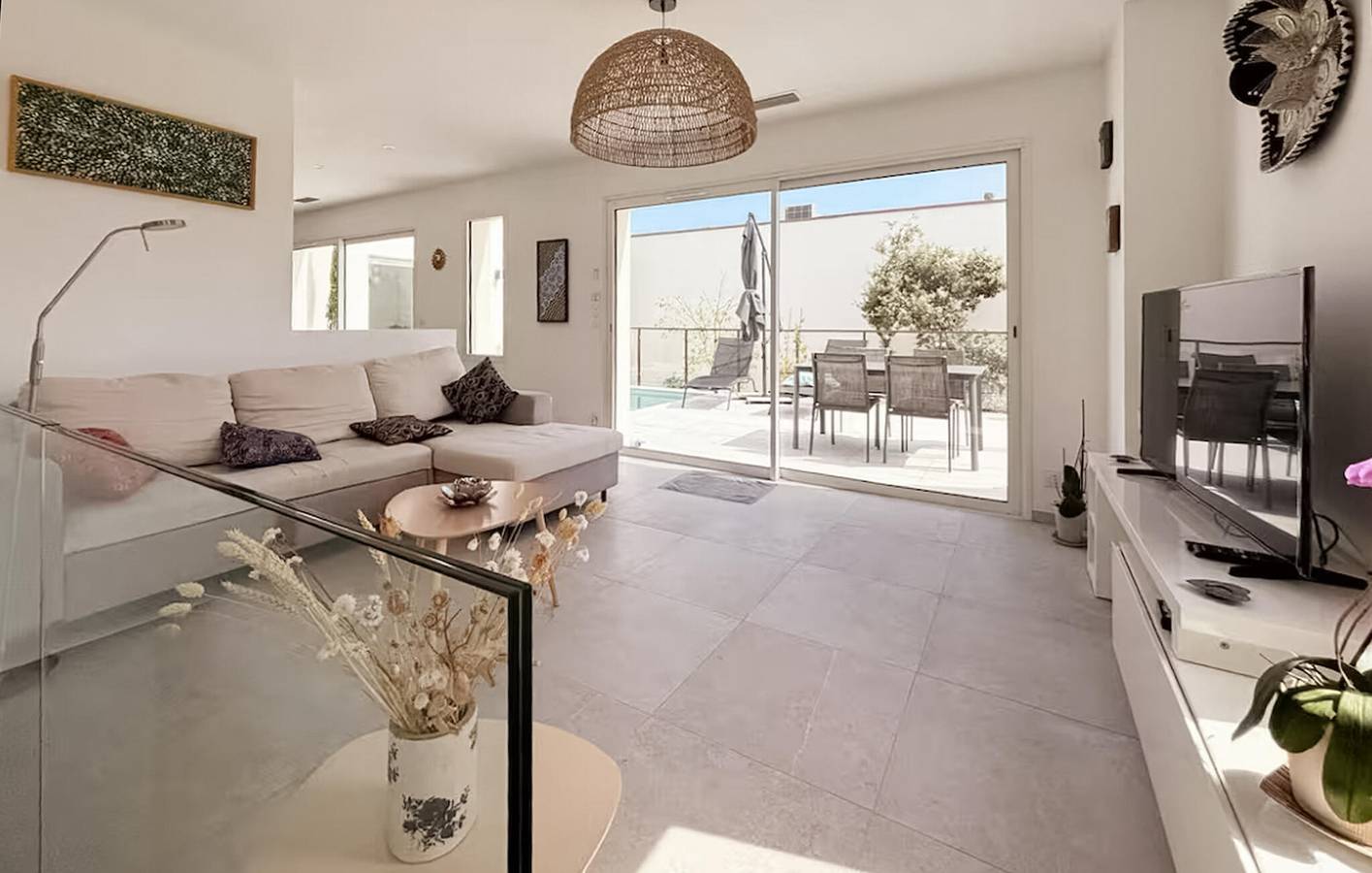 Appartement confortable avec piscine et Wifi, près d'ADOR Primeur Taste Castanet in Nîmes, Région de Nîmes