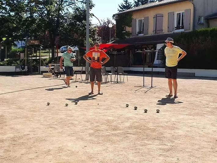 Mobil home pour 4 personnes, avec terrasse et piscine à Saint-Bonnet-le-Château - 3