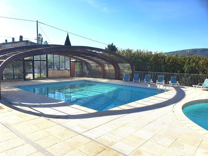 Location de vacances pour 4 personnes, avec vue et jardin ainsi que terrasse et piscine à Saint-Étienne-les-Orgues - 3