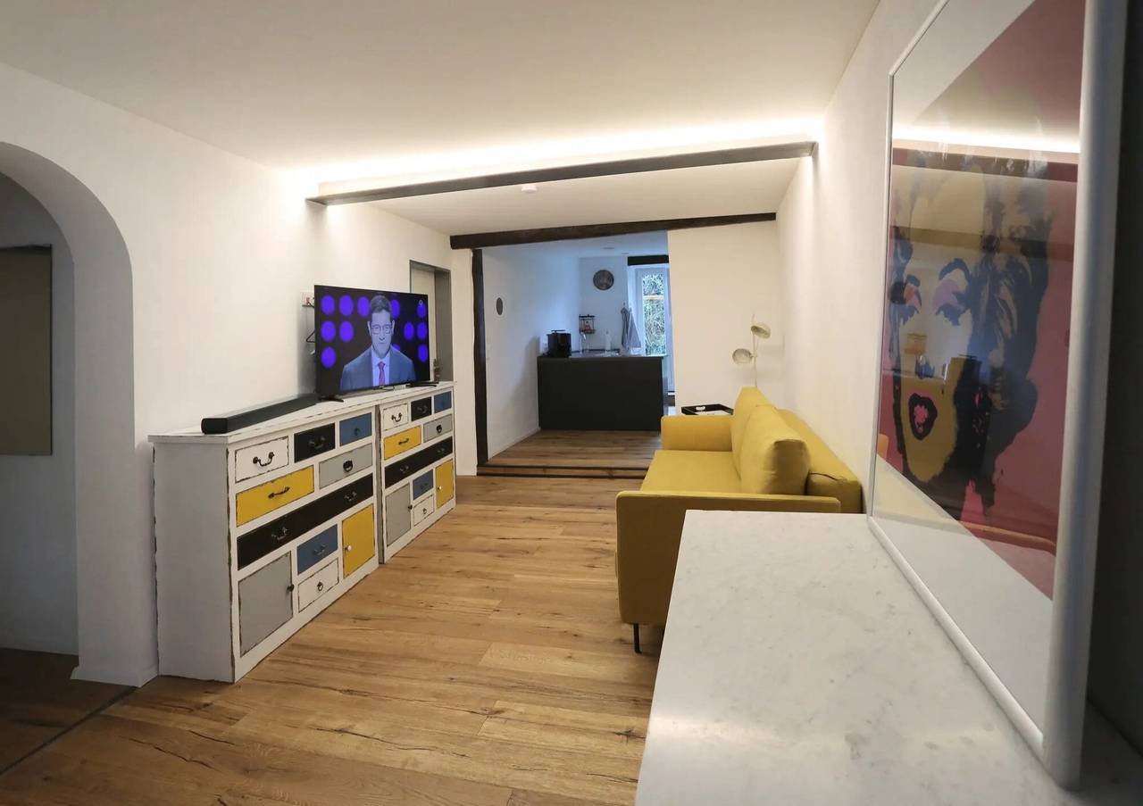 Ganze Wohnung, Apartment „Quartierblancdenoir Blanc“ mit privater Terrasse und Wlan in Reil, Bernkastel-Kues & Umgebung
