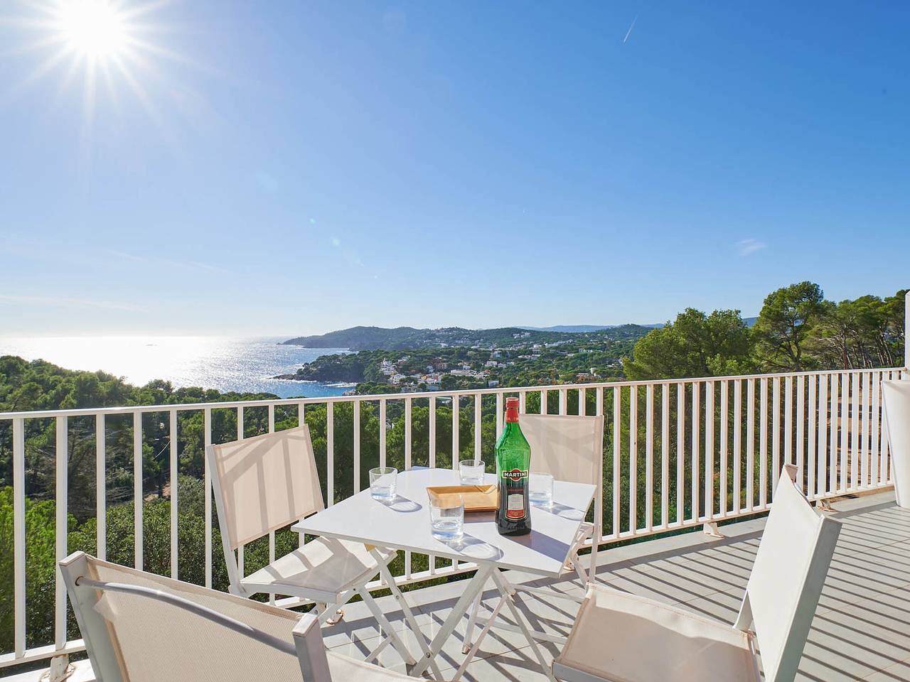 Geheel appartement, 3-bedroom apartment with terrace and parking, 550m to the beach in Llafranc, Palafrugell