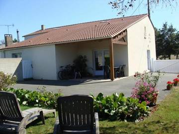 Gîte pour 5 personnes, avec jardin à Aizenay
