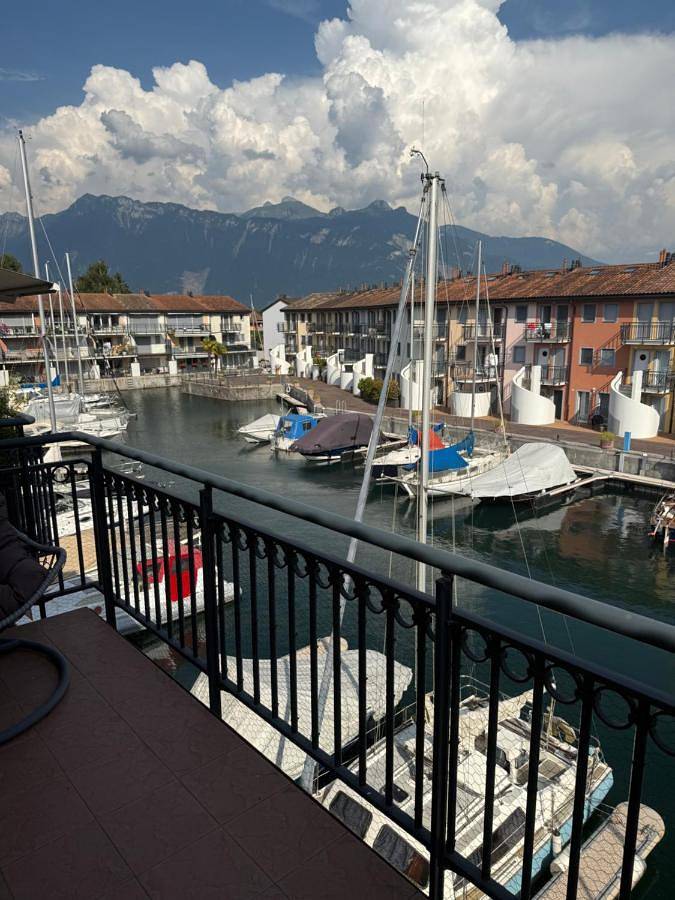 Appartement de vacances pour 4 personnes, avec vue sur le lac ainsi que vue et terrasse