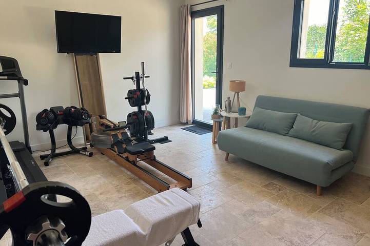 A lovely house with a private pool, in a quiet location, 20 minutes from Lyon in Dardilly, Lyon und Umgebung