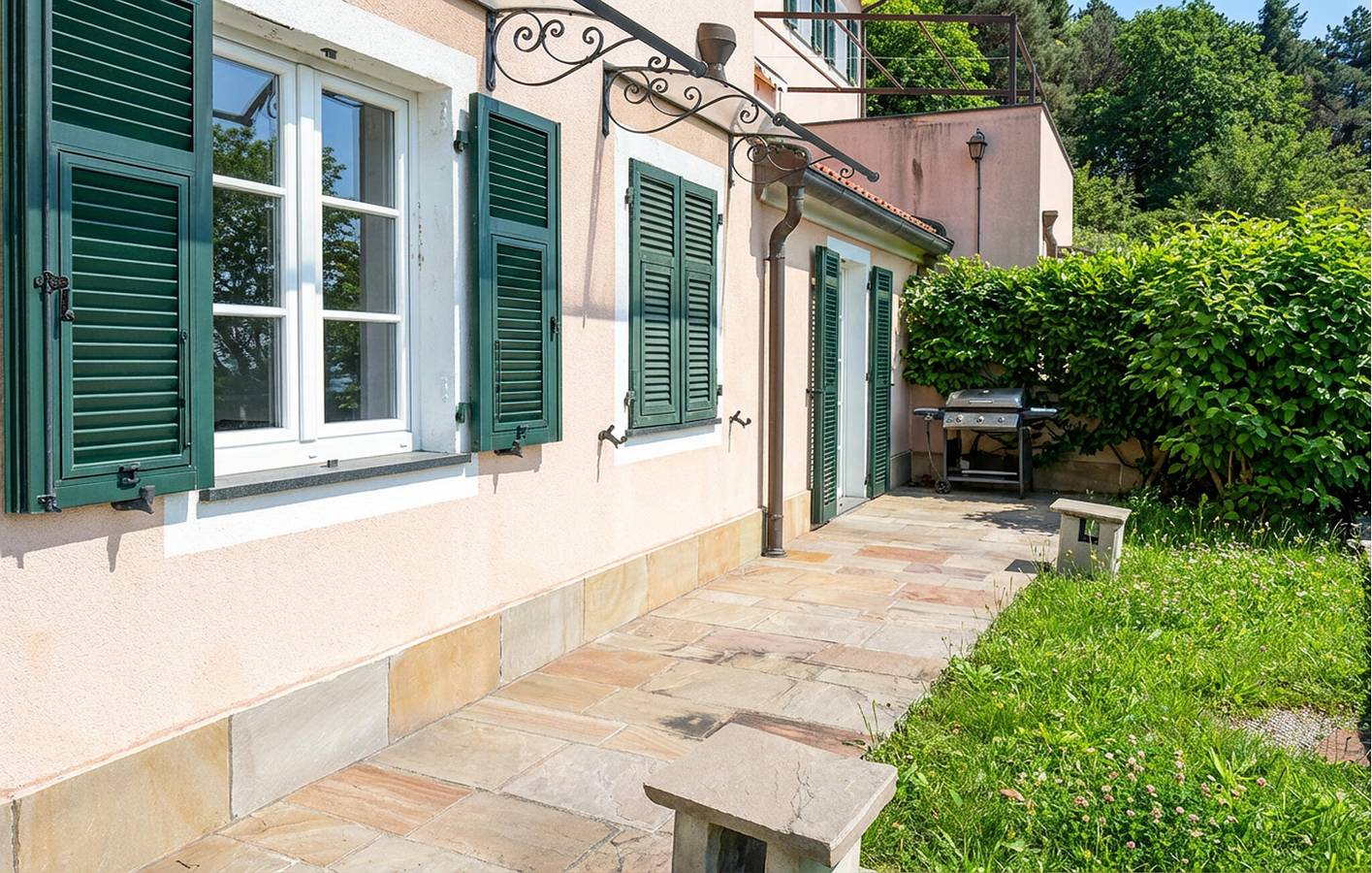 Gemütliche Wohnung mit WiFi & Parkplatz, Nähe Stadtzentrum in Magliolo, Ligurische Alpen