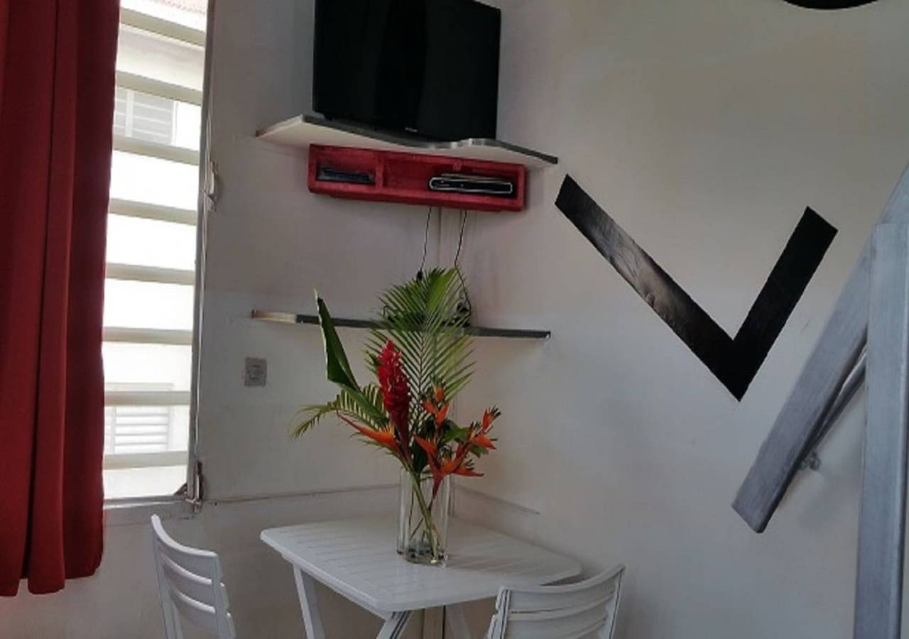 Entire apartment, Cozy apartment in Lamentin 30 m² with mountain view in Lamentin, Guadeloupe (Caribbean)