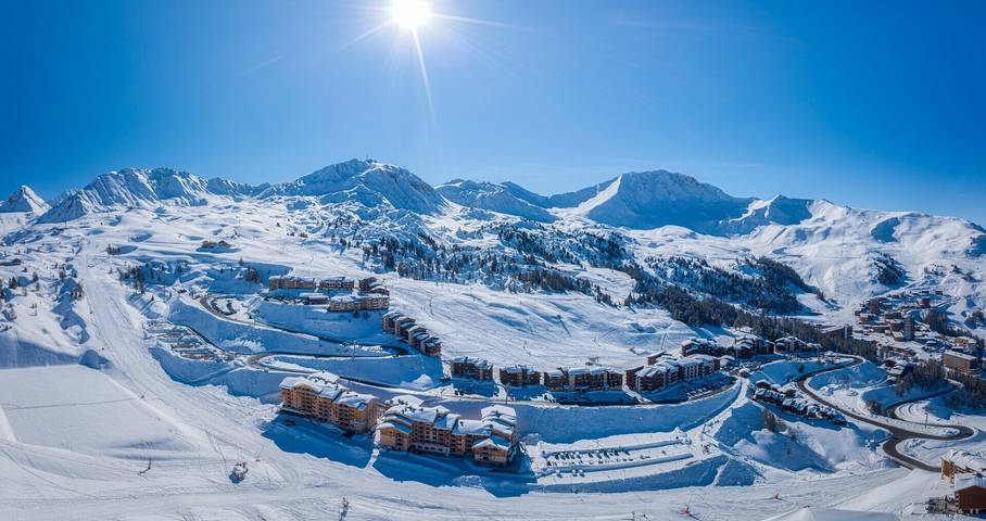 Appartement entier, Appartement Refuge sur Pistes : Plagne Village, vue montagne, balcon et Wi-Fi in Plagne Villages, La Plagne-Tarentaise