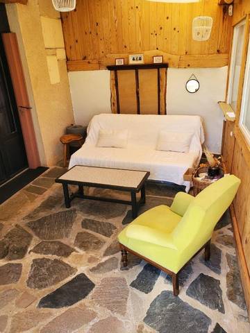 Gîte pour 4 personnes, avec vue et jardin, animaux acceptés à Laguiole