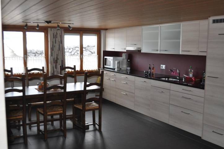 Gîte pour 4 personnes, avec Terrasse ainsi que Jardin et Vue à Aeschi bei Spiez