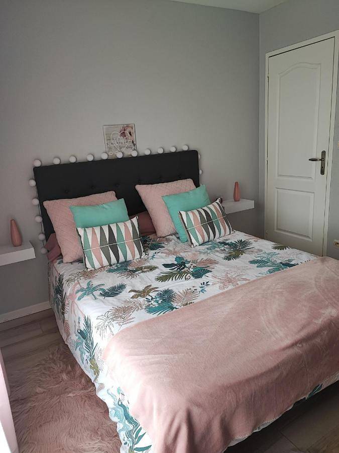 Location de vacances pour 2 personnes, avec jardin ainsi que terrasse et vue à Teloché - 4