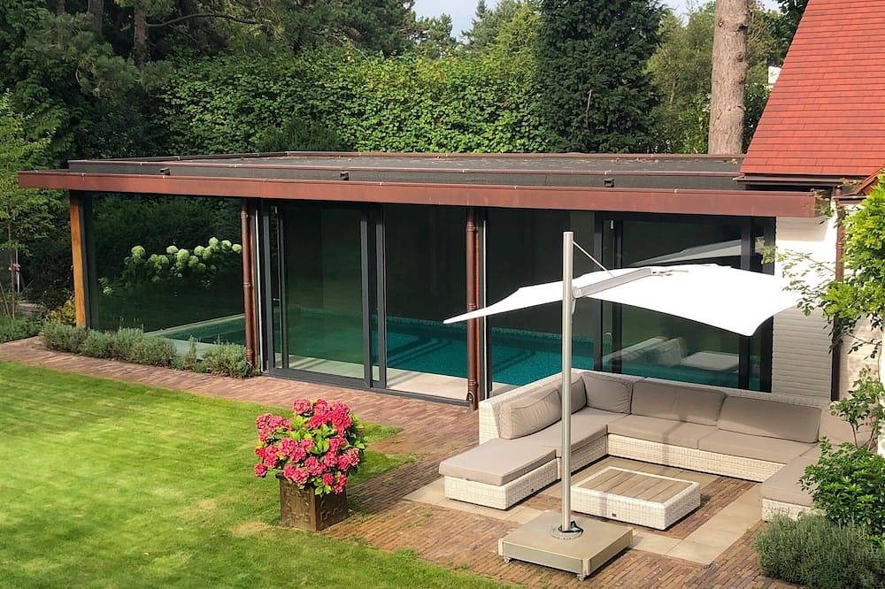 Luxuriöse 450 m² große Ferienvilla mit 15 m Innenpool und Sauna in Niederländische Nordsee