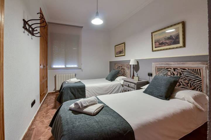 Villa spectaculaire de 8/9 chambres et capacité de 19 personnes in Polop, Costa Blanca