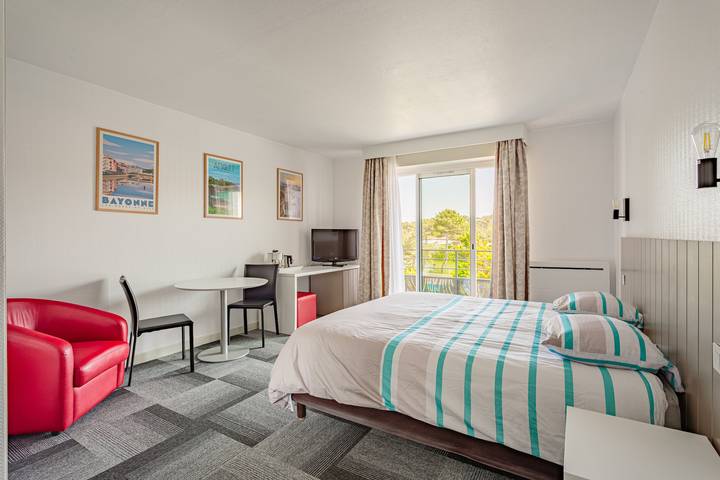 Appartement de vacances pour 2 personnes, avec piscine et vue sur le lac ainsi que jardin et balcon - 1