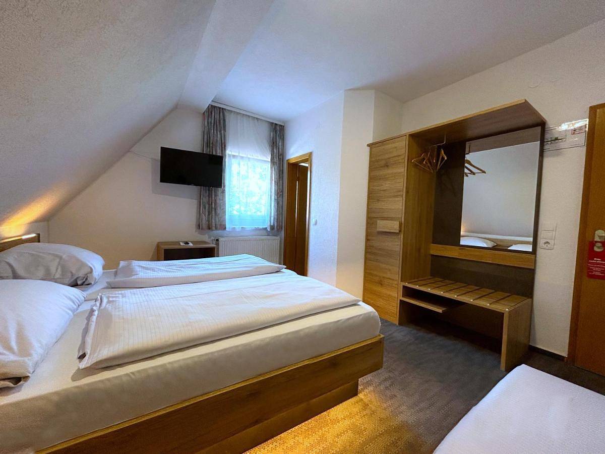 Double Room with Private Bathroom in Gemünden am Main, Maindreieck