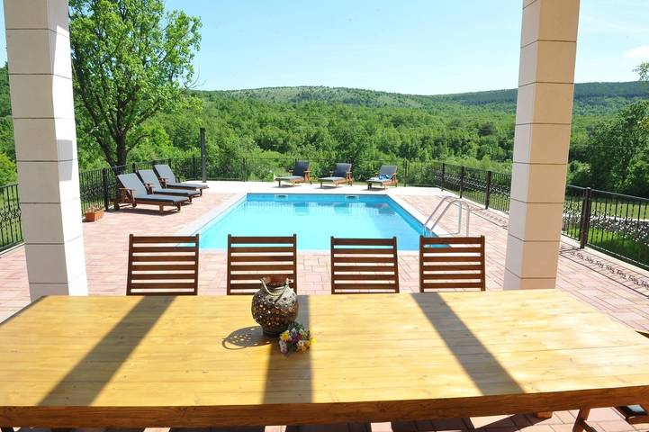 Villa für 10 Personen, mit Pool und Garten - 1