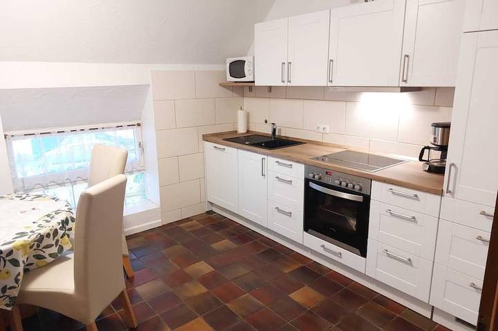 Ferienwohnung für 6 Personen, mit Pool und Garten sowie Balkon in Attendorn