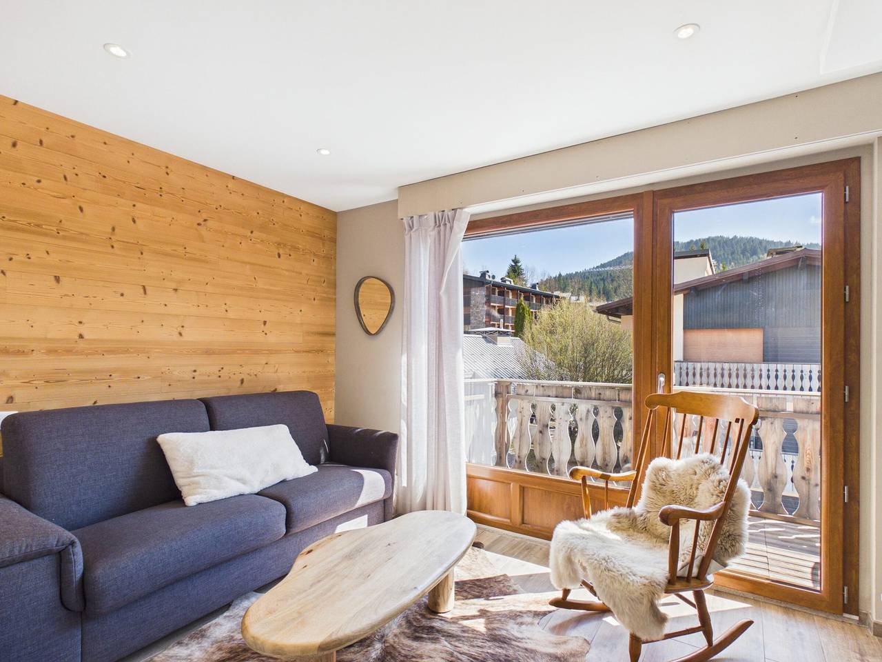 Entire apartment, Les Gets - 3-room Apartment near slopes with Parking and Wifi in Les Gets, Les Portes du Soleil