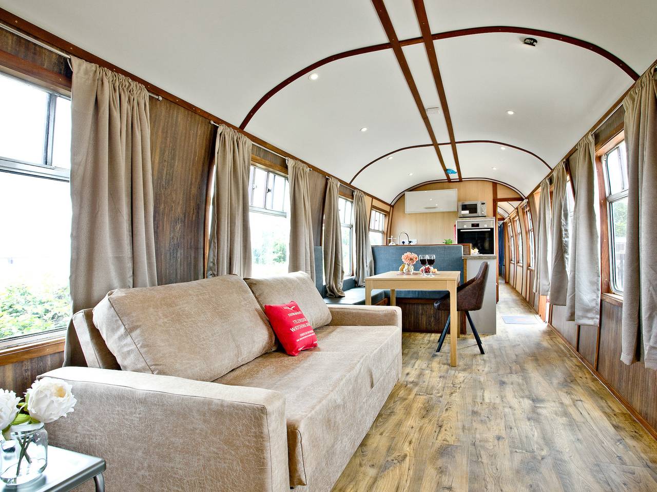 Brunel Boutique Railway Carriage 4 in Dawlish Warren, Dawlish