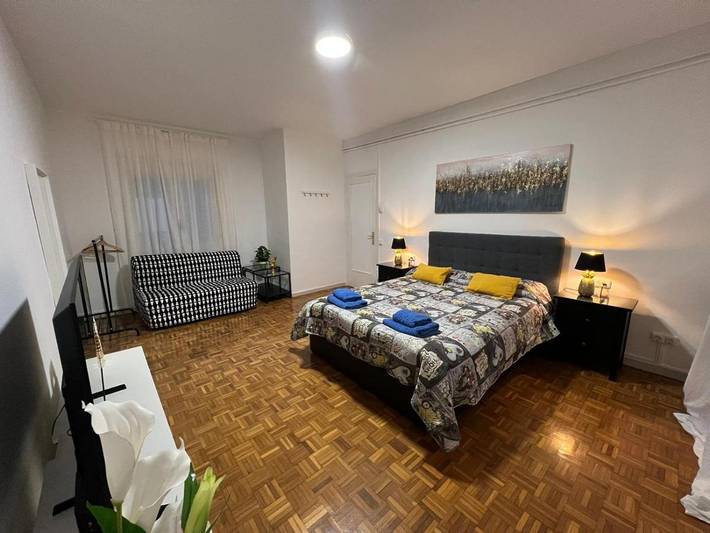 Chambre d’hôte pour 4 personnes, avec balcon à Barcelone