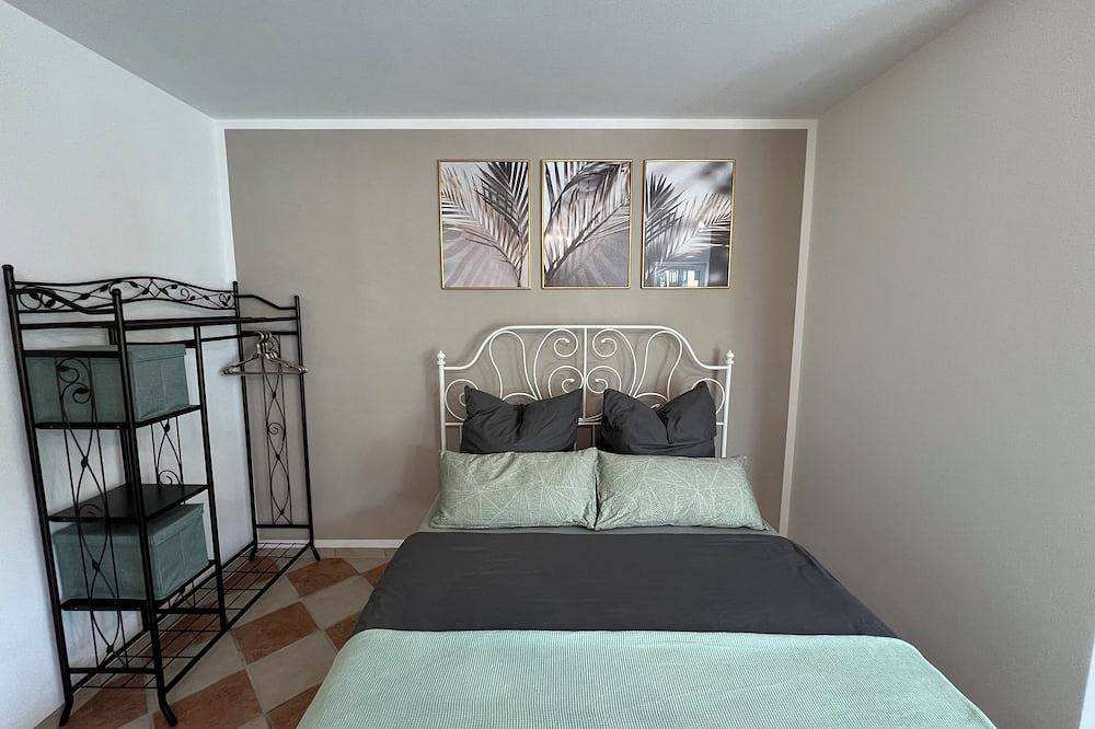 Ganze Wohnung, Apartment 32 qm für 2 Personen mit Terrasse in Bad Aibling, Landkreis Rosenheim