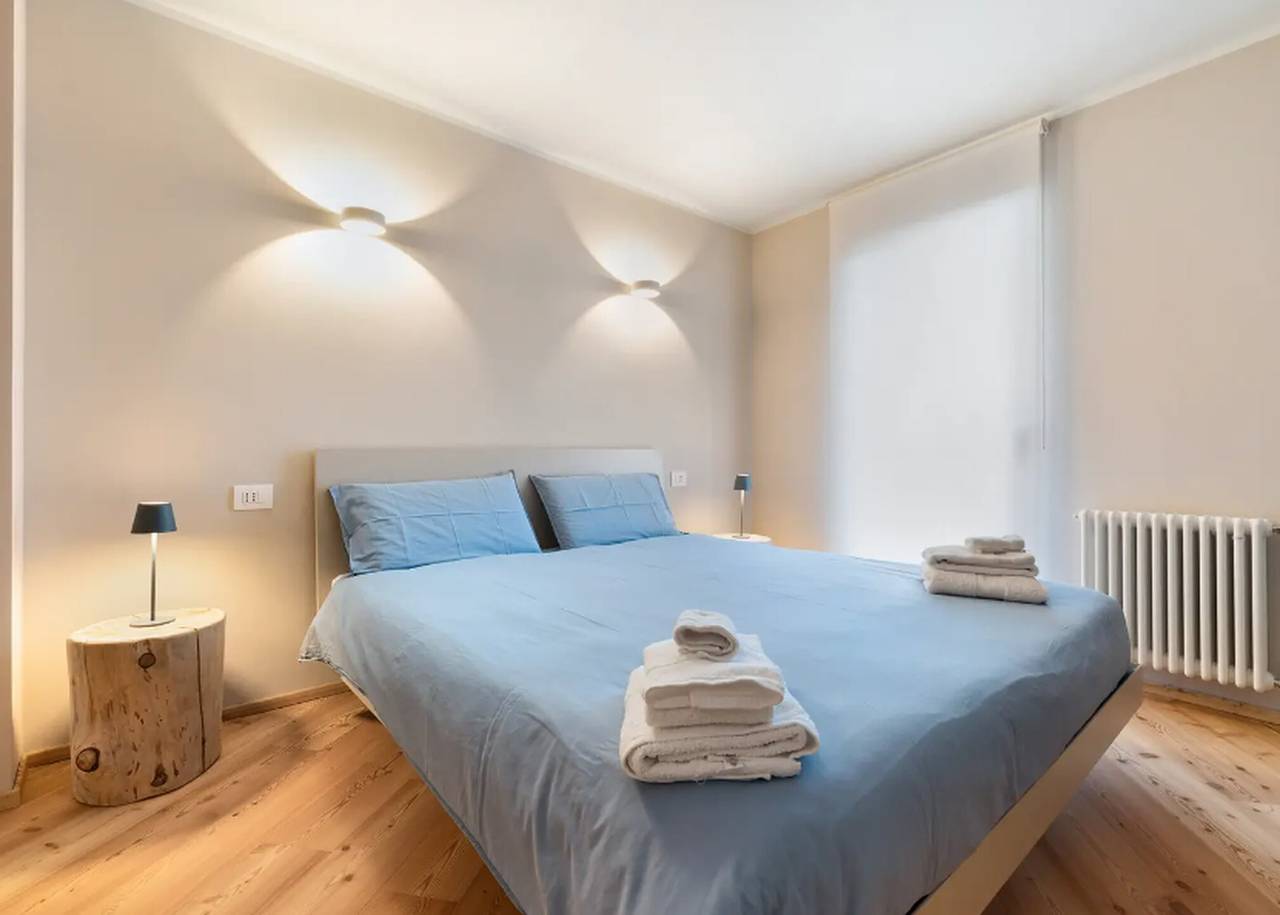 Entire apartment, Apartment 'Palazzo Righi - Blu' with Mountain View, Balcony and Wi-Fi in Carisolo, Adamello-Presanella Alps