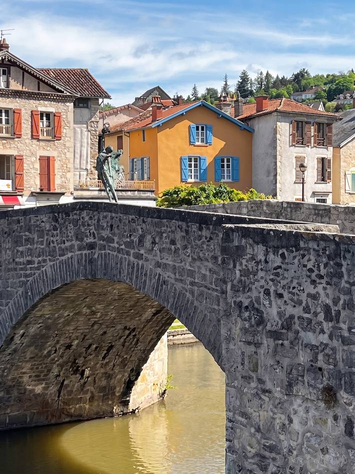 Cozy House in Villefranche-de-Rouergue with Terrace in Villefranche-de-Rouergue, Aveyron