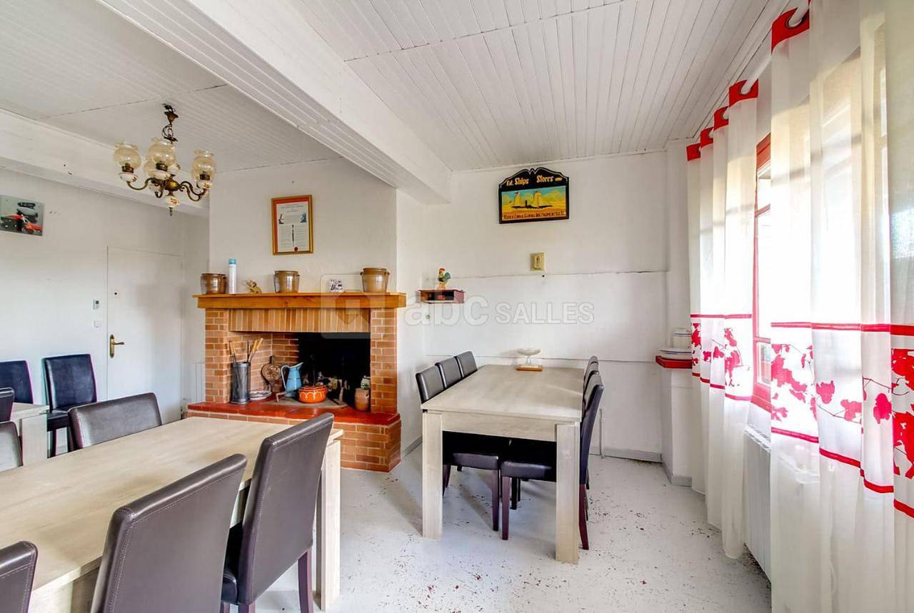 Five-Bedroom House in Poucharramet, Toulouse et ses environs