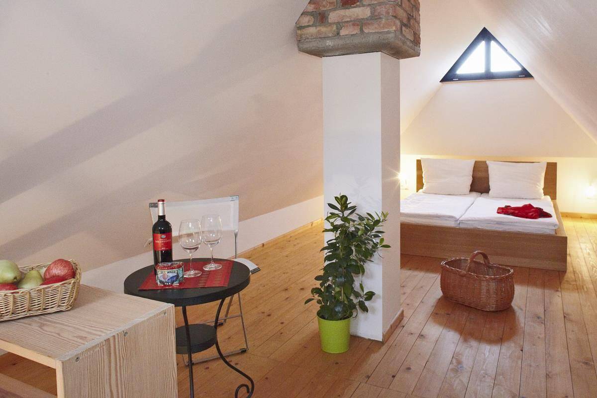 Gepflegtes Reetdachhaus auf großem Grundstück mit Badewanne und Terrasse in Heringsdorf, Usedom