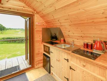 Hut for 2 People in Carmarthenshire, South-Wales, Photo 4