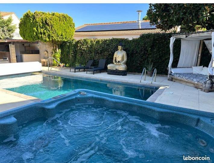 Location de vacances pour 2 personnes, avec Jacuzzi et Terrasse ainsi que Jardin et Piscine à Mudaison