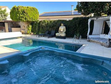 Villa pour 2 personnes, avec jardin ainsi que piscine et jacuzzi dans l' Hérault