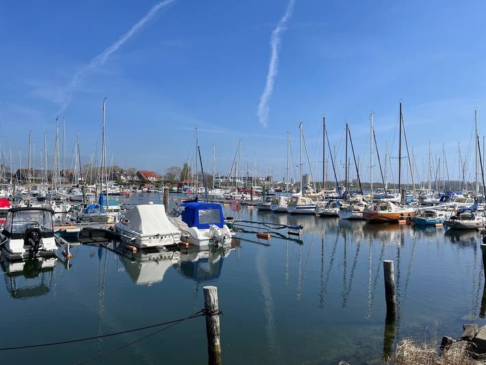 Hausboot für 4 Personen, mit Terrasse und Ausblick in Großenbrode - 4