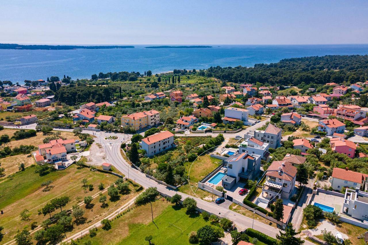 Villa Bellatrix in Fažana with beach front and sea view in Fazana, Südküste Istrien