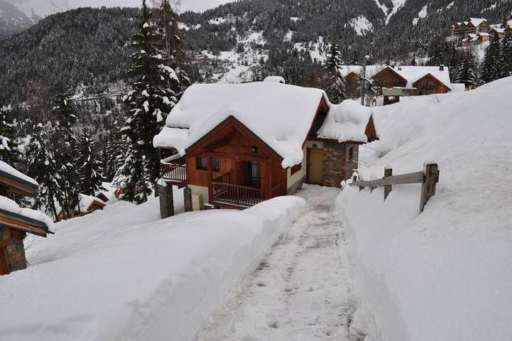 Maison pour 12 personnes, avec Balcon et Piscine à Oz