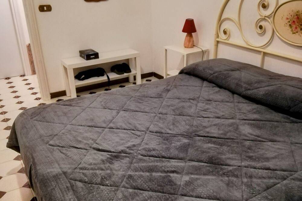 Appartamento intero, Appartamento a 100 metri dal mare. Luogo ideale per rilassarsi in famiglia. in Santa Marinella, Provincia di Roma