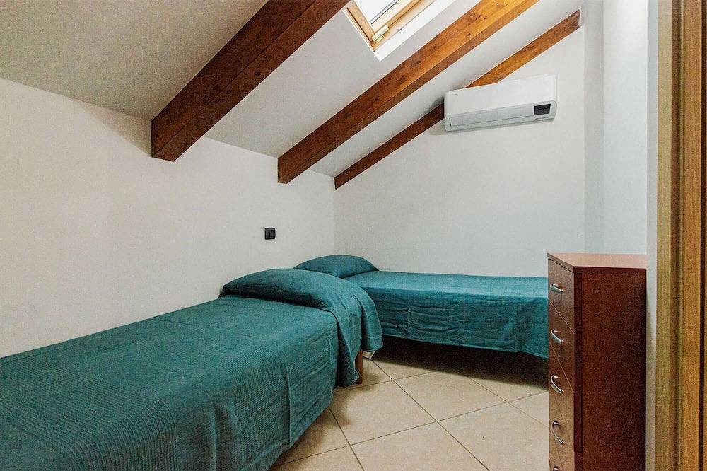 Gemütliches Haus mit 2 Schlafzimmern in Cisano sul Neva in Cisano sul Neva, Riviera di Ponente