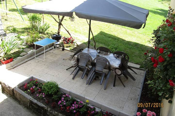 Gîte pour 6 personnes, avec terrasse et jardin
