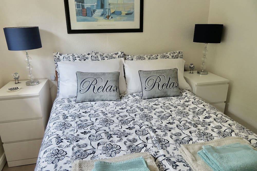 Beach Front Family Cottage. Stunning location Quiet, Close to Devon attractions. in Wembury, Devon