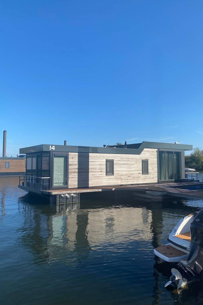 Ferienwohnung für 4 Personen, mit Seeblick und Terrasse