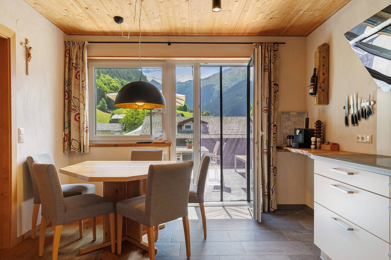 Ganze Wohnung, Apartment 'Toni' mit Bergblick, privater Terrasse und Wlan in Gaschurn, Gaschurn und Umgebung