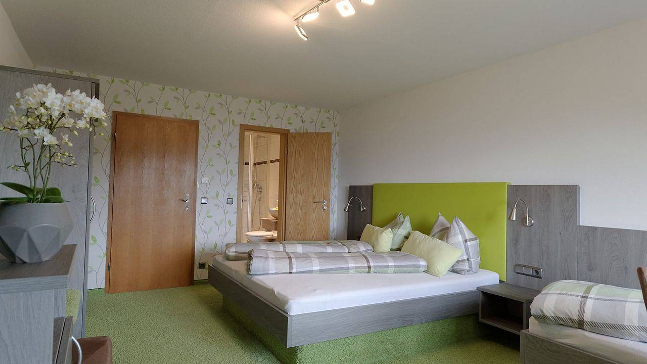 Mehrbettzimmer für 4 Personen in Hagnau in Hagnau am Bodensee, Region Bodensee-Oberschwaben