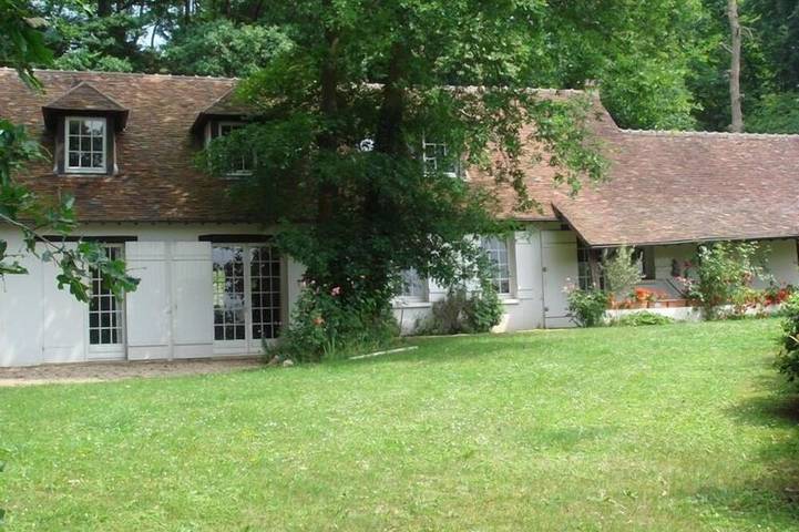Gîte pour 14 personnes, avec terrasse et jardin à Morainvilliers