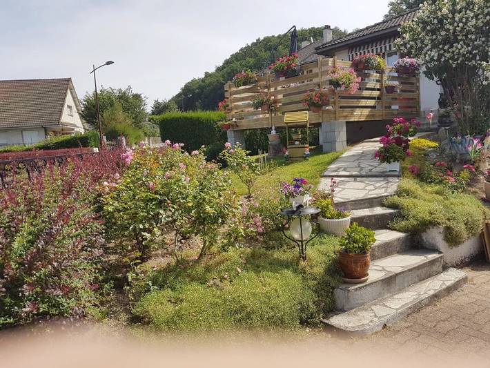 Gîte pour 2 personnes, avec Terrasse et Jardin dans Pontaumur