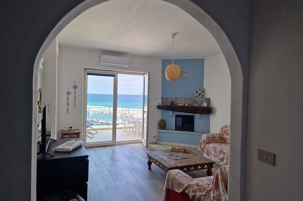 Ganze Wohnung, Gorgeous Attic Room by the Sea. Breathtaking view in Palermo, Palermo Provinz