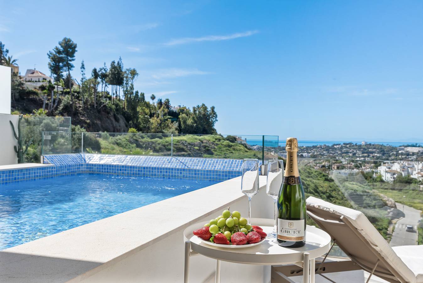 Entire apartment, Casa La Morelia in Nueva Andalucia Golf Valley, Marbella