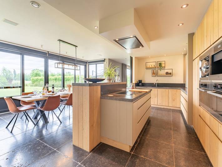 Location de vacances pour 10 personnes, avec terrasse et jacuzzi ainsi que jardin et sauna à Maldegem - 3