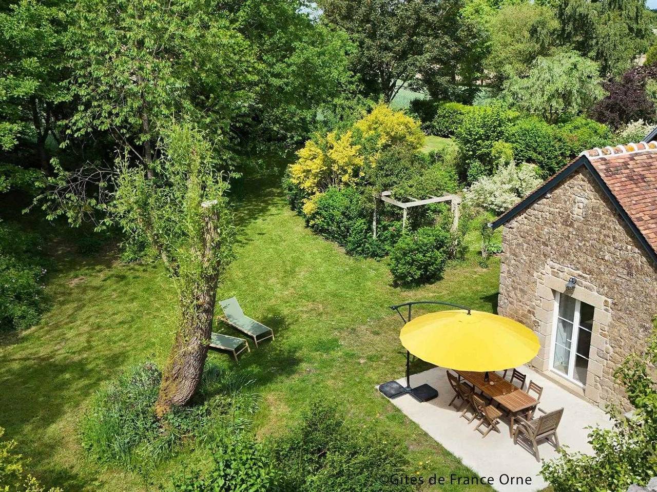 Charmante longère avec jardin et terrasse, proche de Saint-Fraimbault, Wifi inclus in Saint-Fraimbault, Parc naturel régional Normandie-Maine
